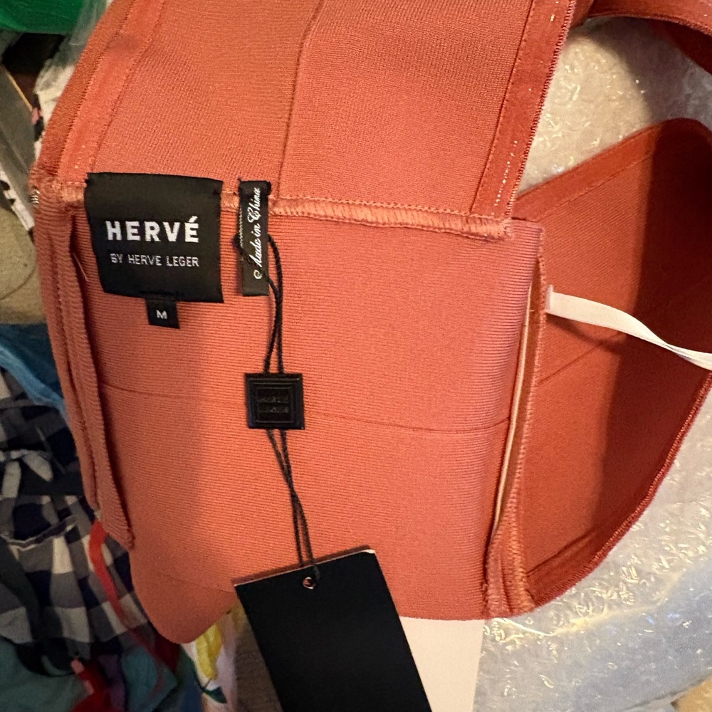 Hervé Léger Herve cropped  Bandage top size M Praline color NWT $145 yummy - Picture 4 of 7